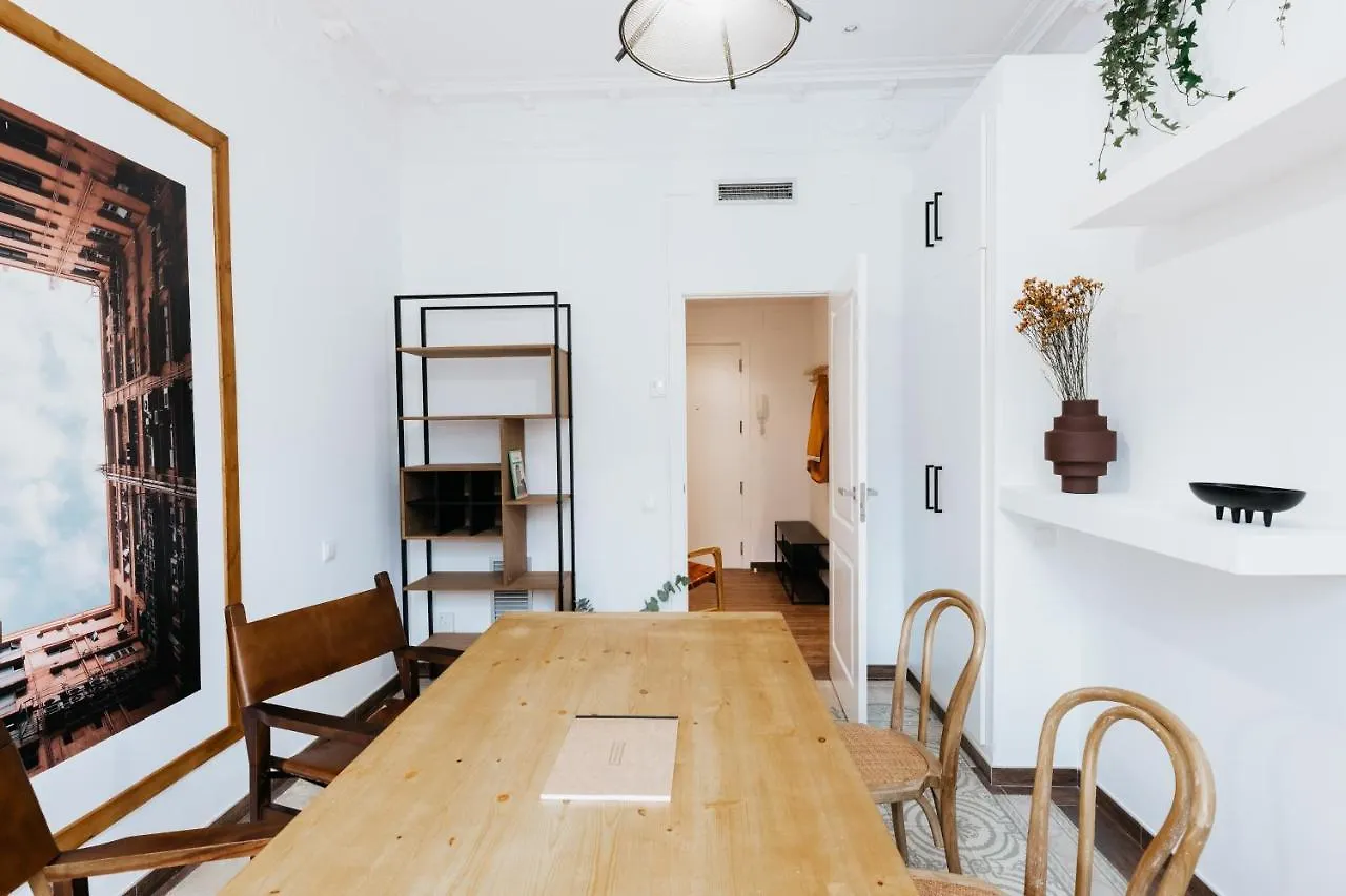 Llanos - Two Bedroom Apartment In Heart Of The City Barcelona